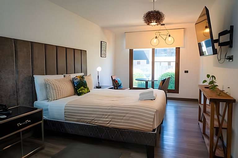 Cozy Yungay Studio with Pool & Gym