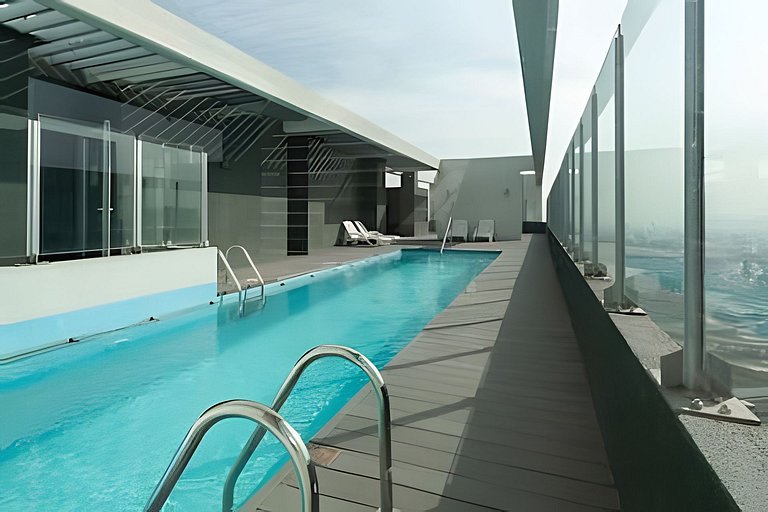 Urban Design & Comfort next to Metro + Balcony