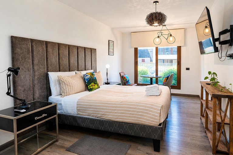 Cozy Yungay Studio with Pool & Gym