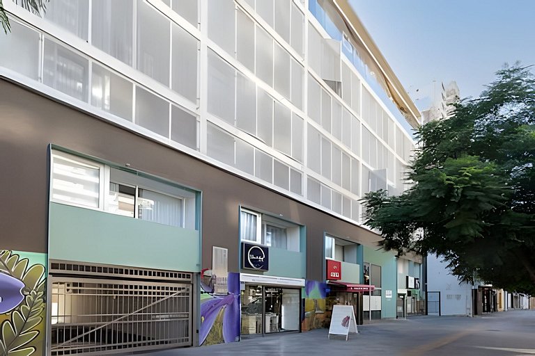 Modern Stay in Ñuñoa w/ AC