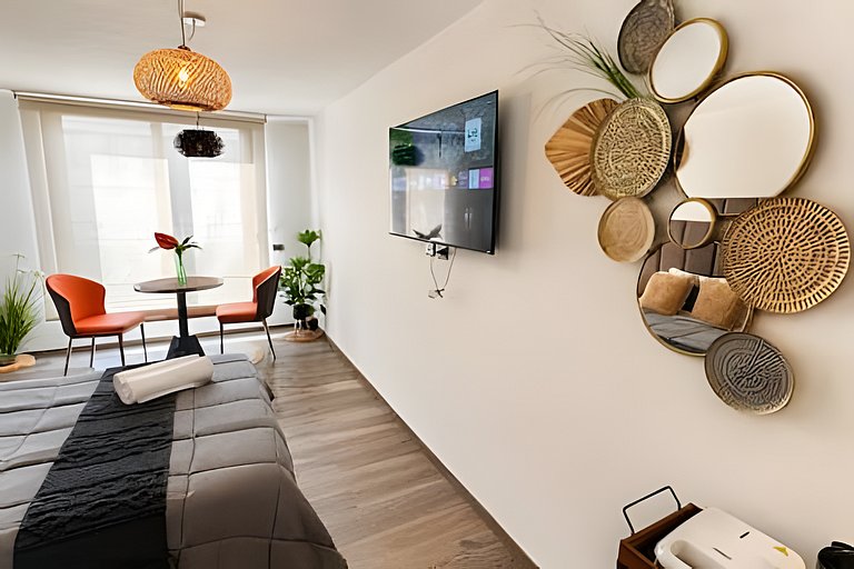 Cozy Design Studio w/ AC & Smart Lock
