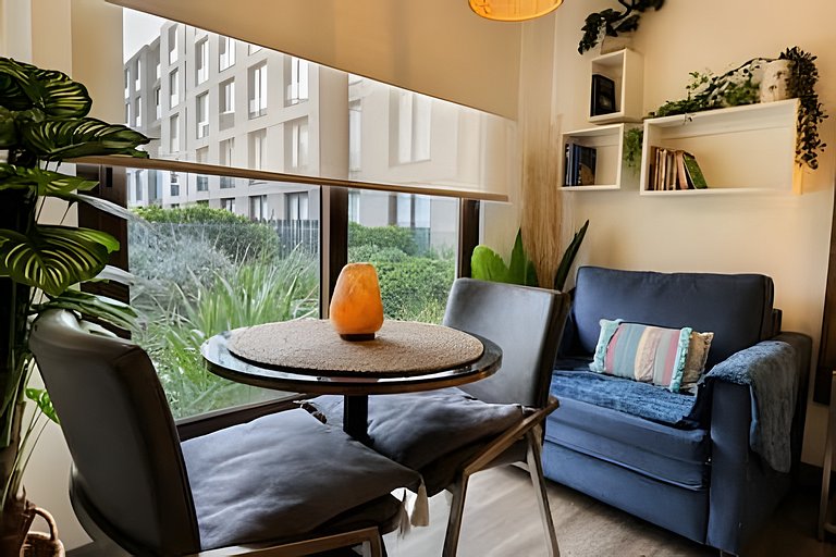 Stylish Studio w/ Gym, Pool & Cowork
