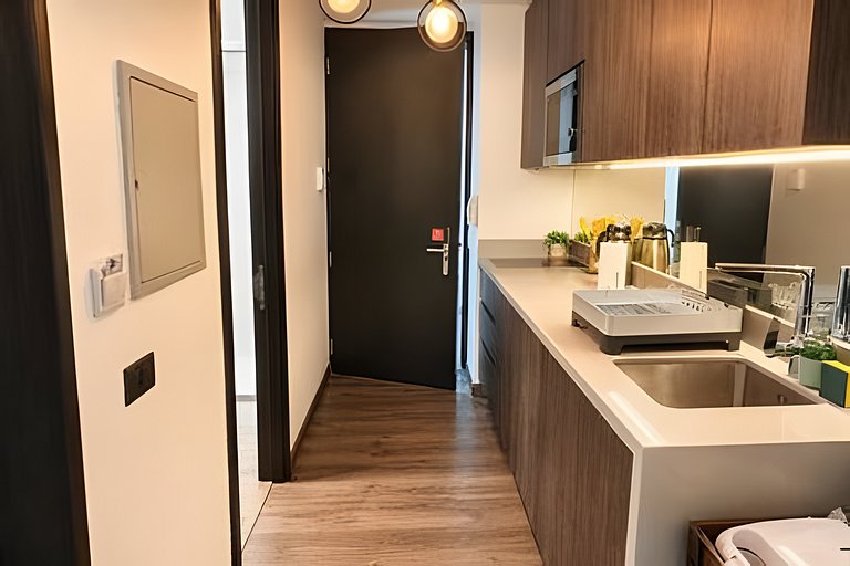 Stylish Studio w/ Gym, Pool & Cowork