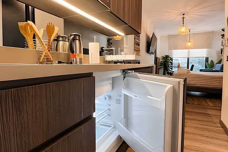 Stylish Studio w/ Gym, Pool & Cowork