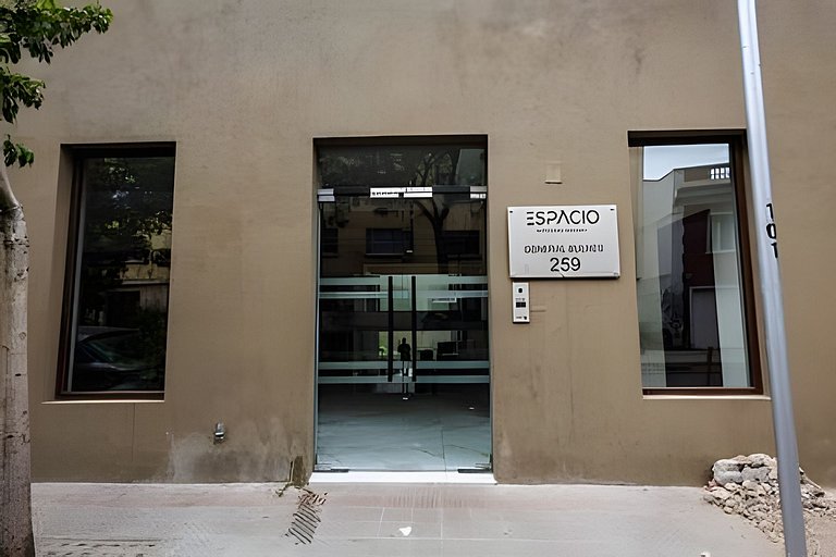 Stylish Studio w/ Gym, Pool & Cowork