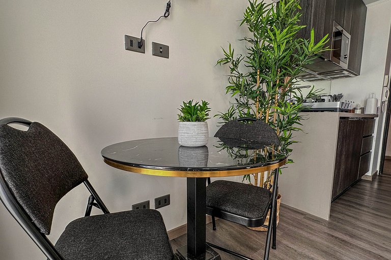 Stylish Studio w/ Pool, Gym & Game Room