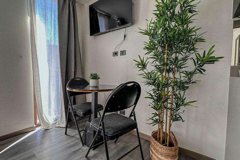 Stylish Studio w/ Pool, Gym & Game Room