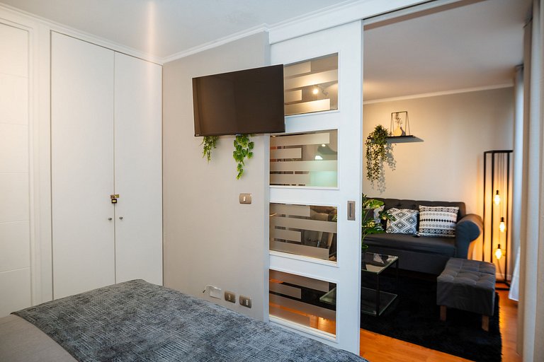Comfortable Downtown Apartment for 2