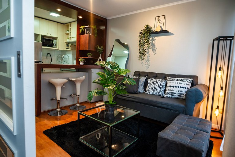 Comfortable Downtown Apartment for 2
