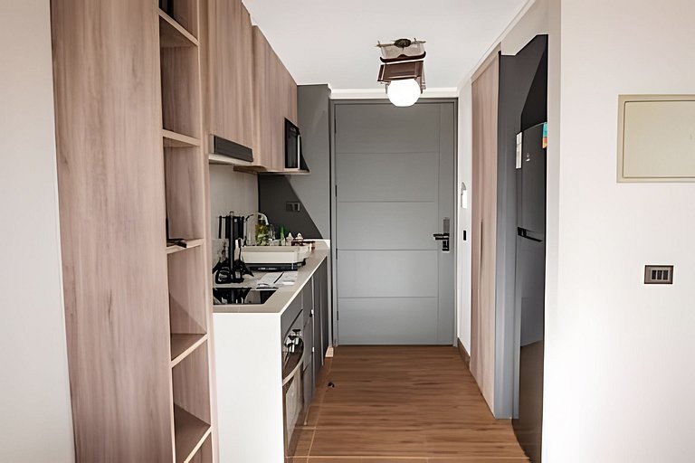 Studio Next to Metro & Mall
