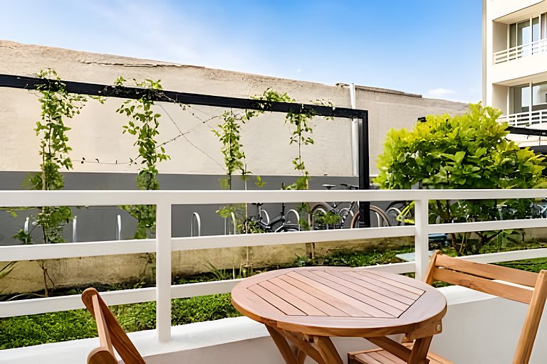 Cozy & Modern Stay for 4 Guests