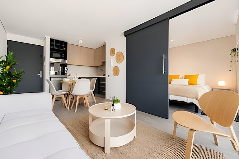 Modern Apt Near Metro & Attractions