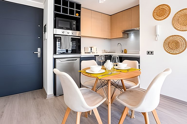 Modern Apt Near Metro & Attractions