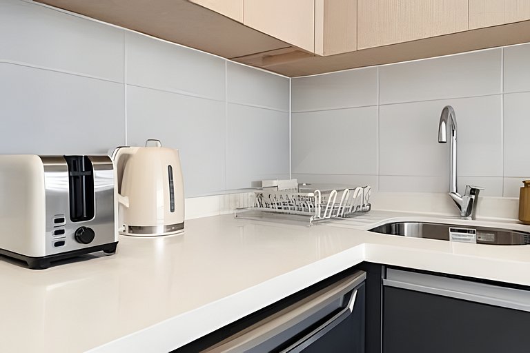 Modern Apt Near Metro & Attractions
