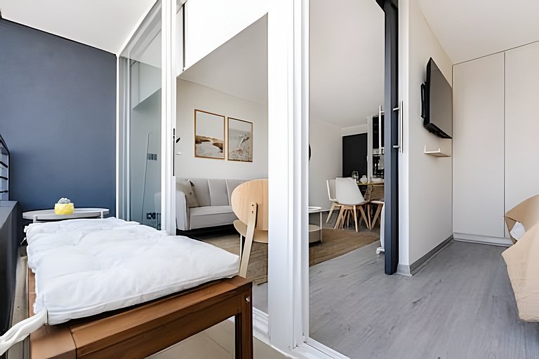 Modern Apt Near Metro & Attractions