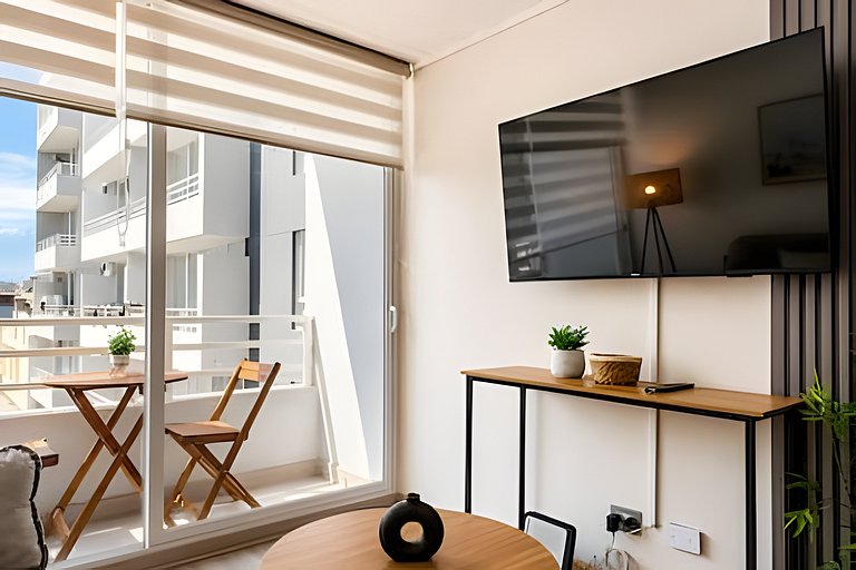 Modern Apt + Pool & Gym in Downtown