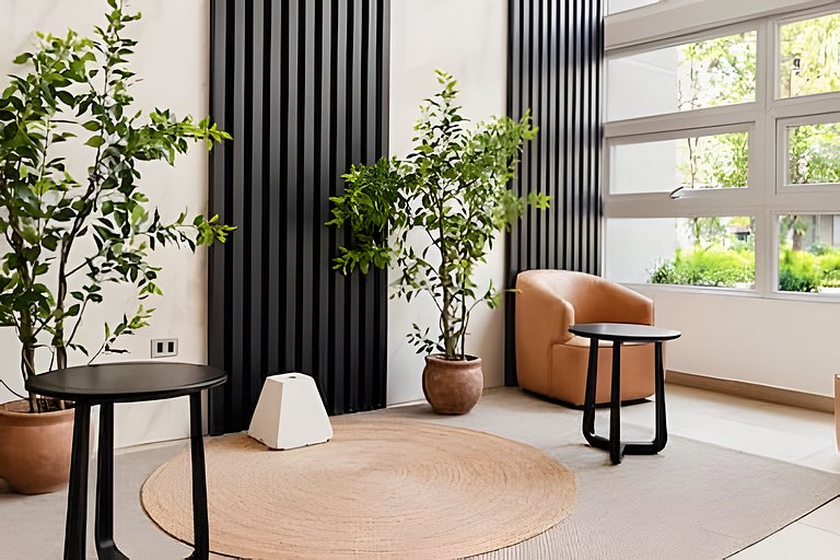 Cozy Downtown Apartment + Balcony + Free Parking