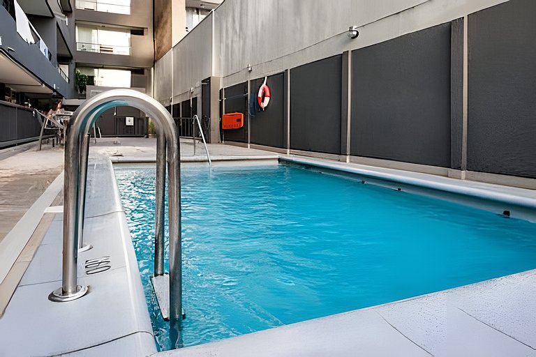 Cozy Downtown Apartment + Balcony + Free Parking
