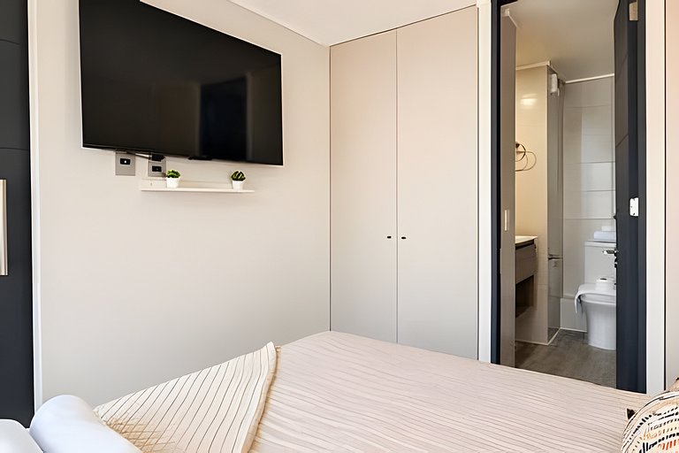 Modern Stay in Santiago Center