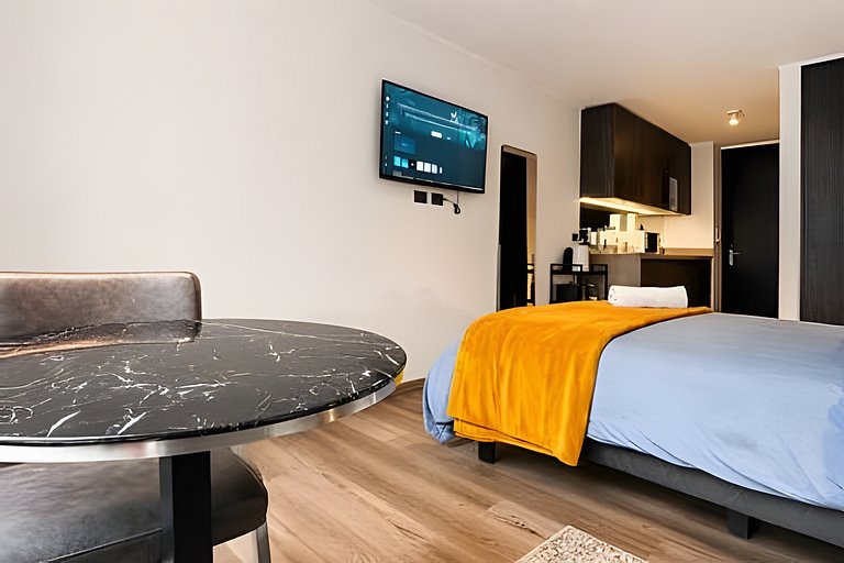 Premium Studio | Pool, Gym & Comfort