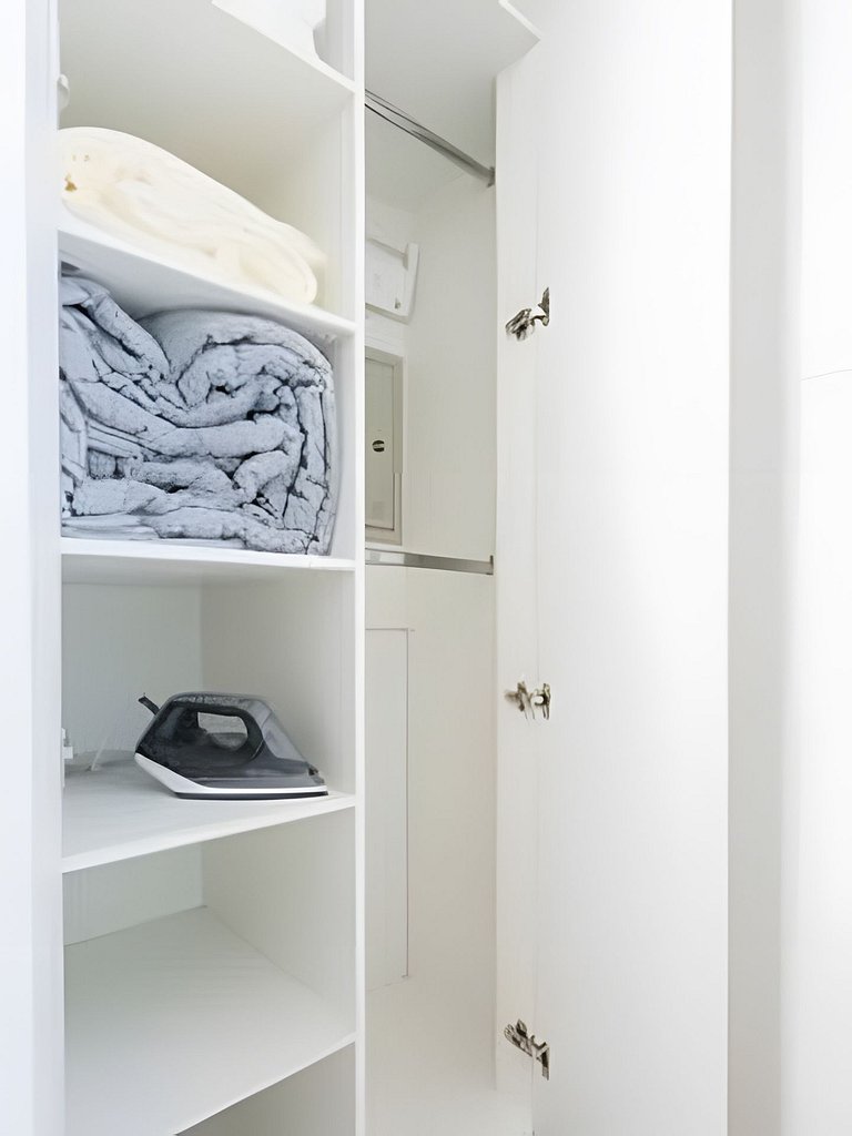 Cozy 1BR Near Downtown | A/C & WiFi