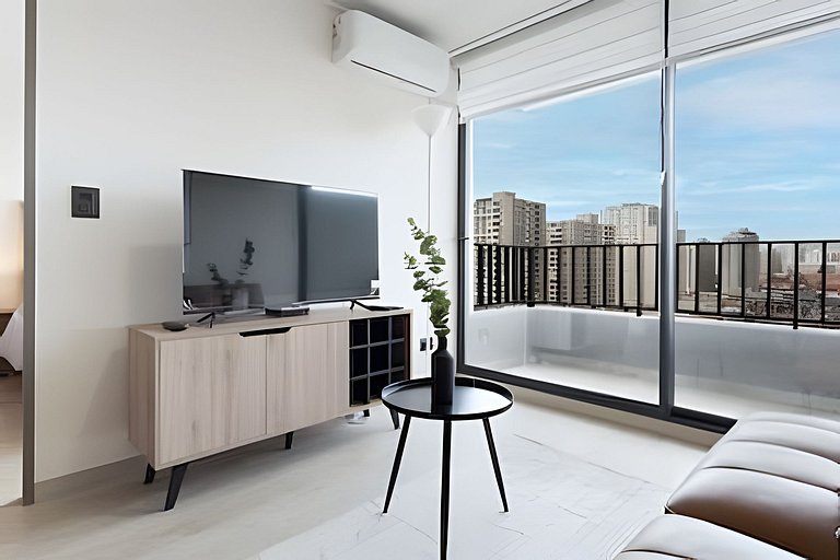 Stylish 1BR | Metro Franklin & City View