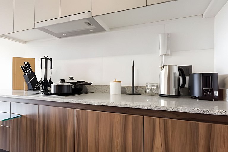 Stylish 1BR | Metro Franklin & City View