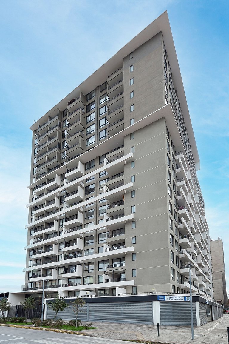 Stylish 1BR | A/C | Steps from Franklin Metro