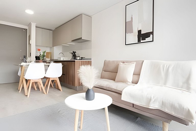 Stylish 1BR | A/C | Steps from Franklin Metro