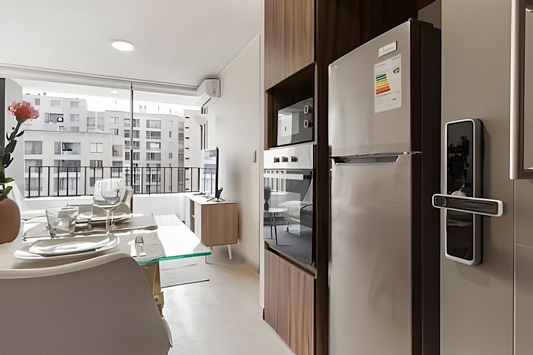 Stylish 1BR | A/C | Steps from Franklin Metro