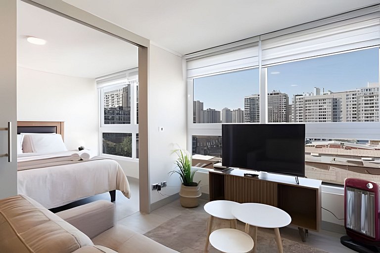 Santiago Centro | Pool, Laundry & 1BR