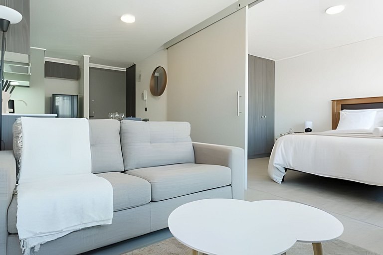 Santiago Centro | Pool, Laundry & 1BR