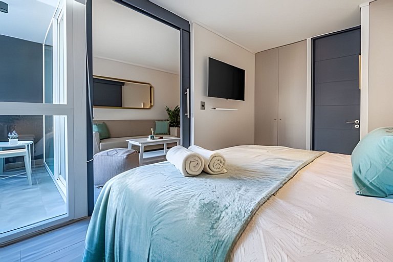 Central 1BR Apartment | Pool & Gym