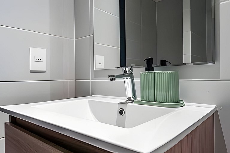Central 1BR Apartment | Pool & Gym