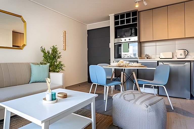 Central 1BR Apartment | Pool & Gym