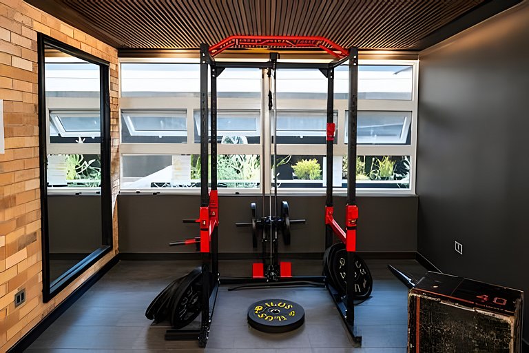 Central 1BR Apartment | Pool & Gym