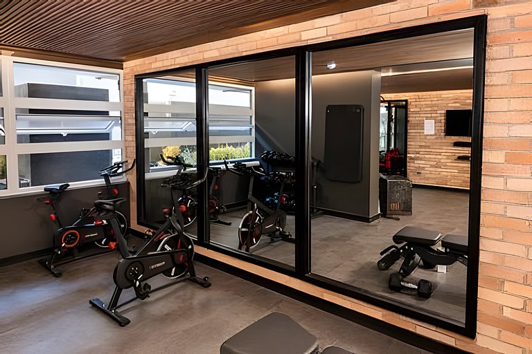 Central 1BR Apartment | Pool & Gym