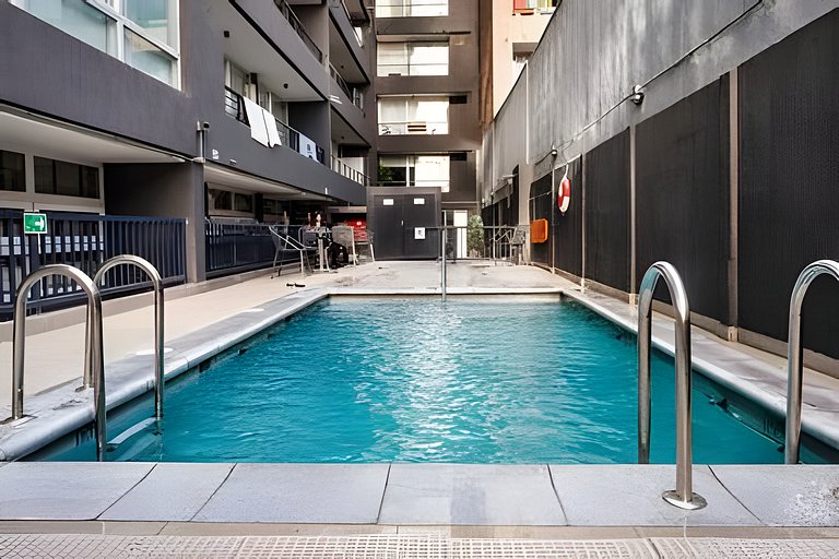 Central 1BR Apartment | Pool & Gym