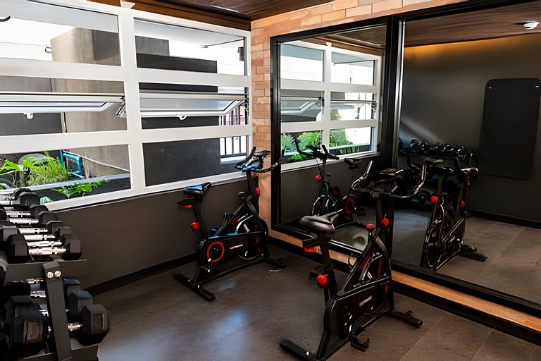 Central 1BR Apartment | Pool & Gym
