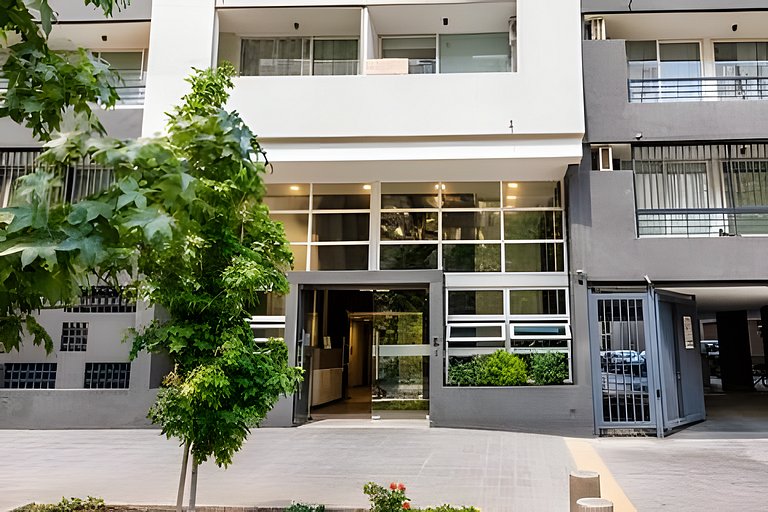 Central 1BR Apartment | Pool & Gym